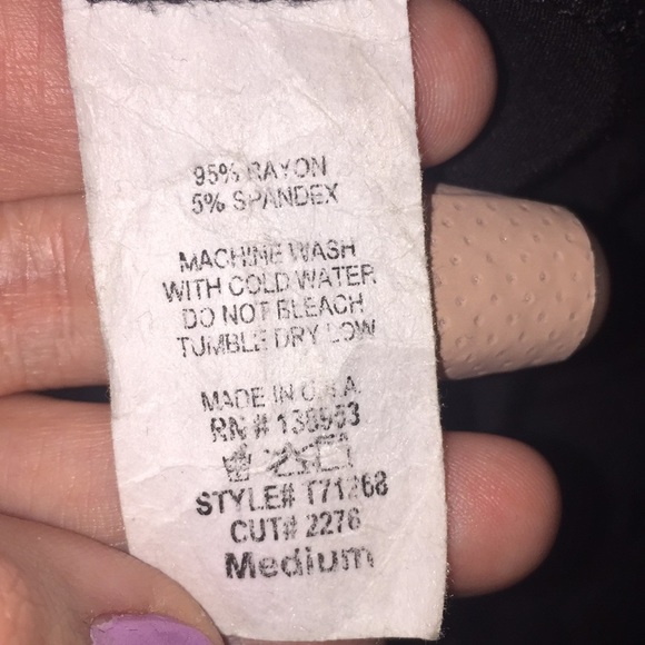 Sun & Moon Floral And Black Color Block Tunic Top Size Medium - Picture 7 of 7